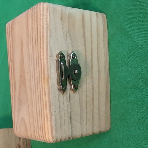 Bundle of Two Wooden Boxes Proof Sunglass Box + Smaller Hinge and Latch Box - Picture 9 of 11